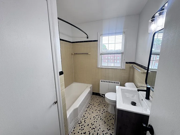 Colton House Apartments — Photo 34