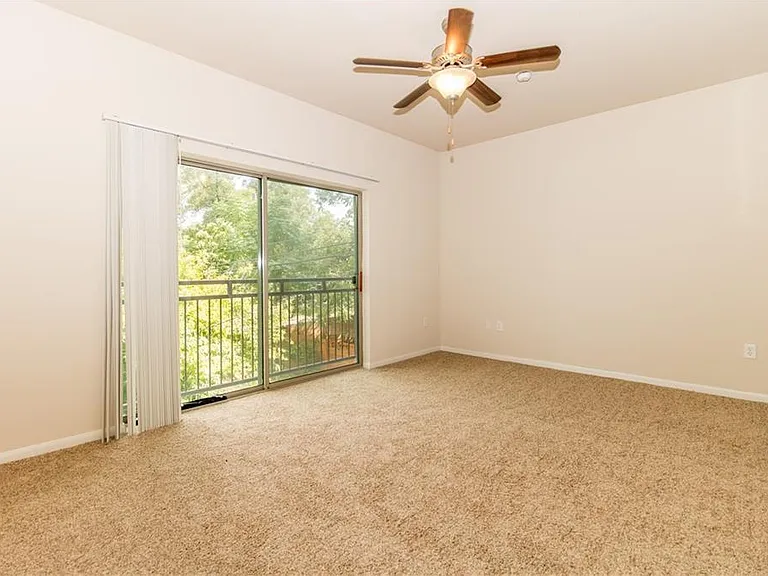 1401 E 4th St #203 — Photo 2