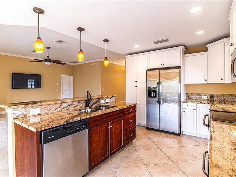 3715 Sebring Pkwy — Photo 3