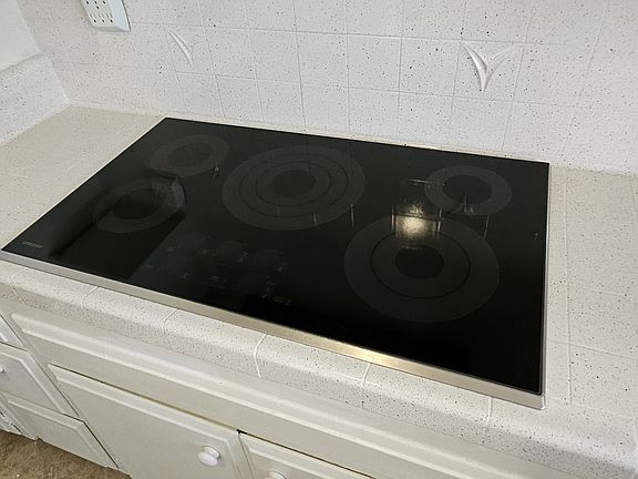 36 In Wifi Enabled Stovetop