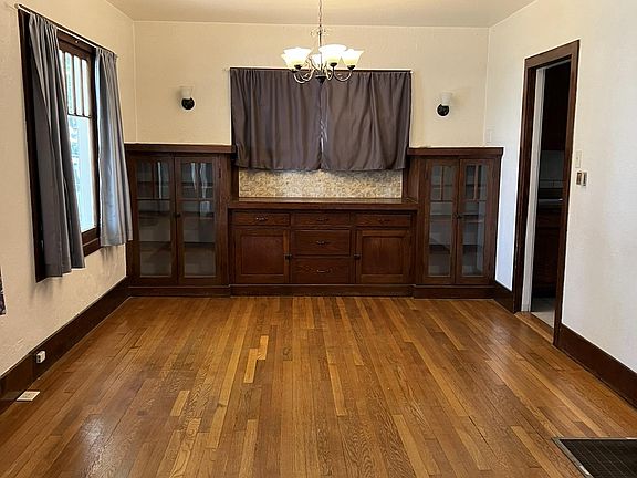 3rd image of 302 E H St