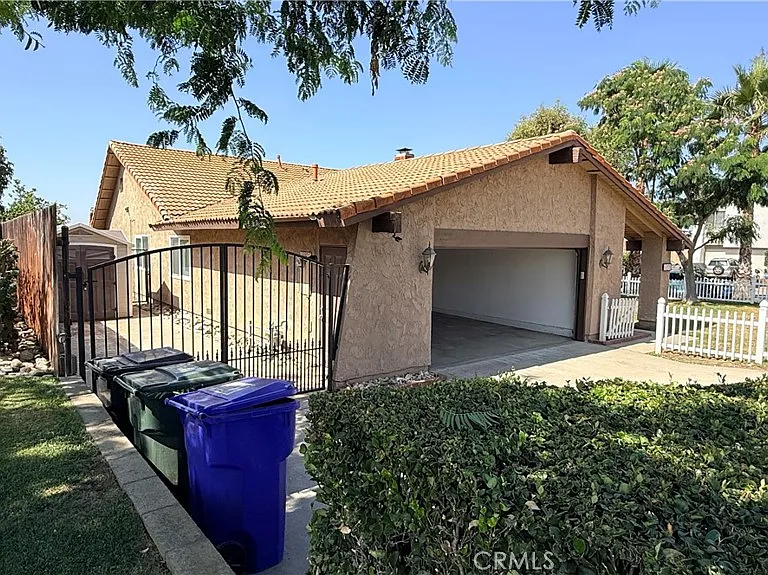 10275 Banyan St — Photo 14