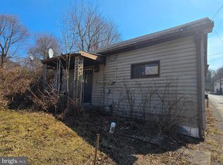 9 Charlestown Rd SW, Lonaconing, MD 21539