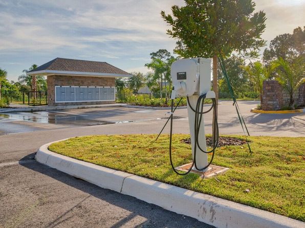 145 Cinnamon Cove Dr #195-301