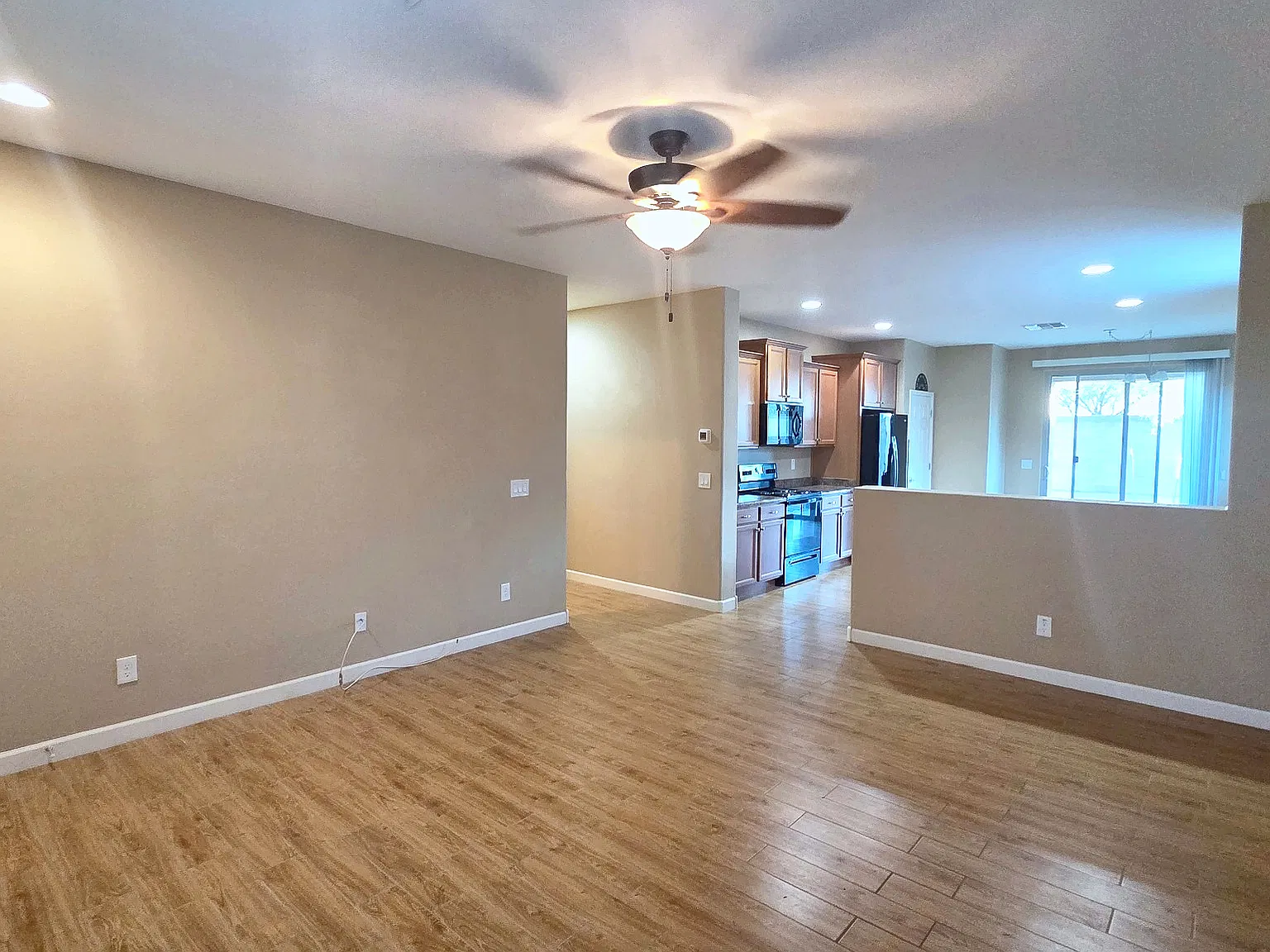 3 bed, 1460 sqft, $1,875 — Photo 4