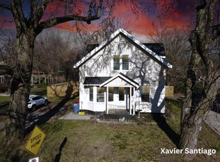 1128 Emerald Ave NE, Grand Rapids, MI