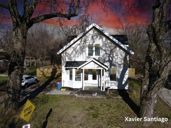 1128 Emerald Ave NE, Grand Rapids, MI 49503