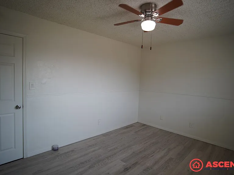 224 Washington Ave — Photo 11