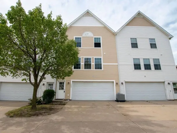 1062 10th Ave NW, Altoona, IA 50009