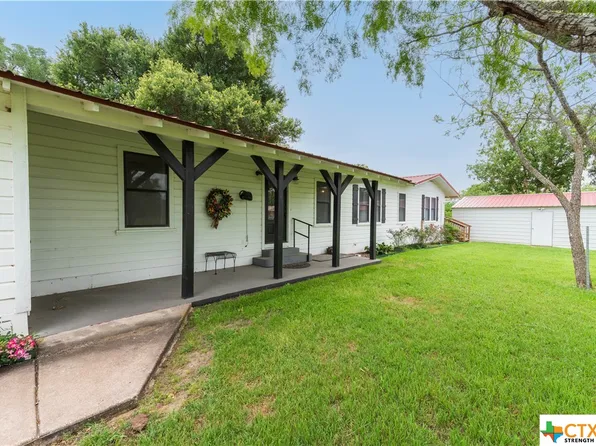 49 Cannon East Dr, Gonzales, TX 78629