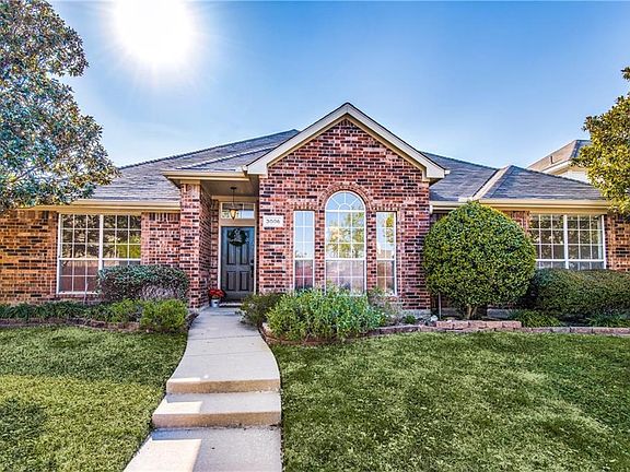 2nd image of 3006 Palmtree Dr