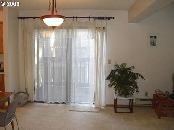 Glass doors to 2 decks