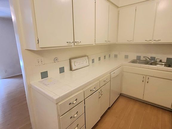 4th image of 10405 Irene St #102