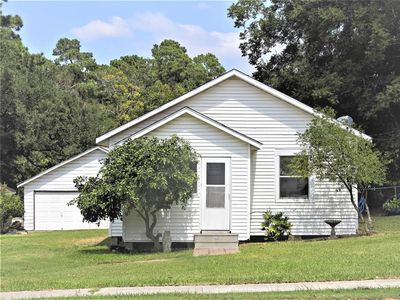 2208 W Main St, Baytown, TX, 77520