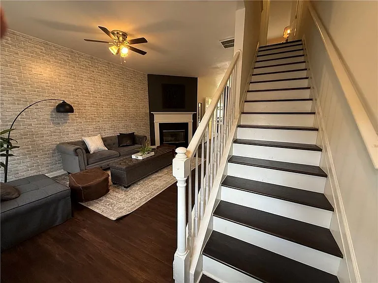 1524 Cove Creek Cir — Photo 8