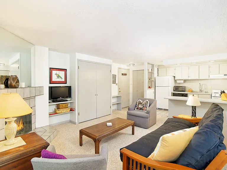 935 E Hopkins Ave #6 — Photo 1