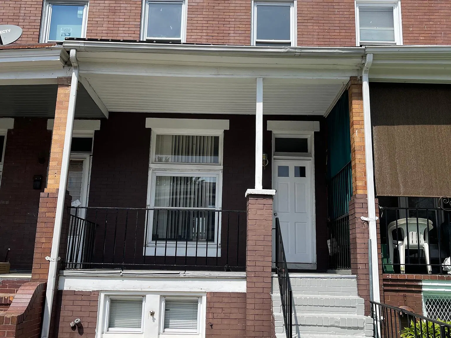 1716 Homestead St — Photo 2