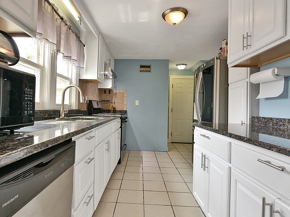 4th image of 278 Euclid Ave