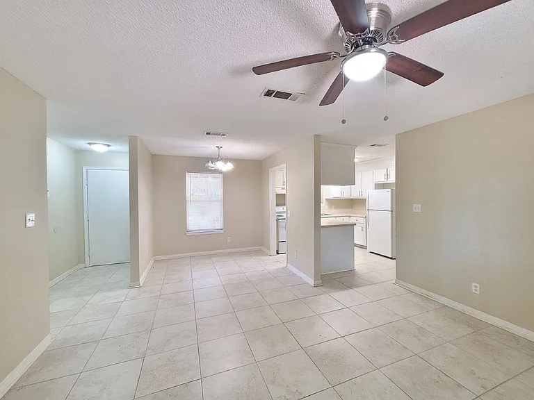 6506 Colonial Dr — Photo 8