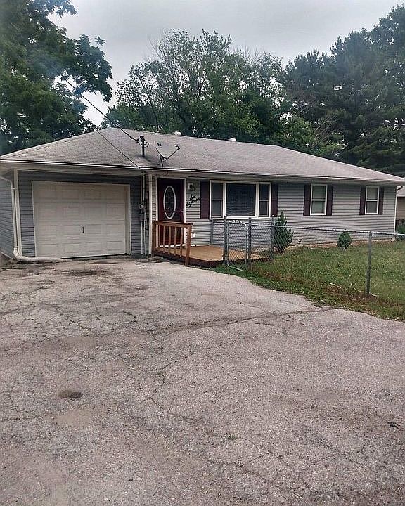 1st image of 618 Oakwood Ave