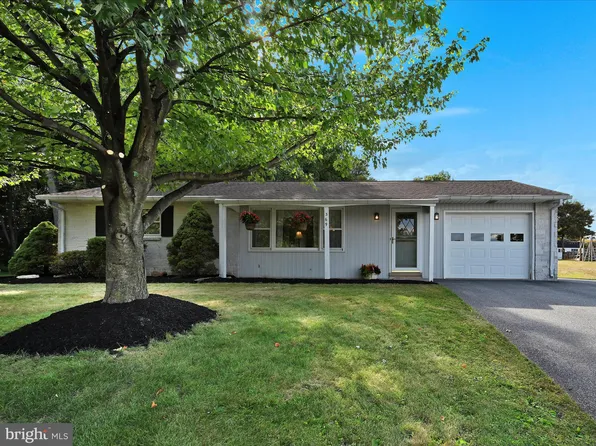369 Golf Rd, Myerstown, PA 17067