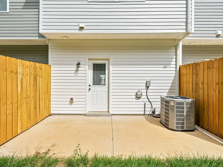 323 S Ridge Trl — Photo 35