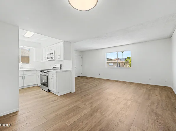 4749 E MORELAND Street, Phoenix, AZ 85008