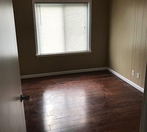 3rd image of 1603 Buckingham Ave