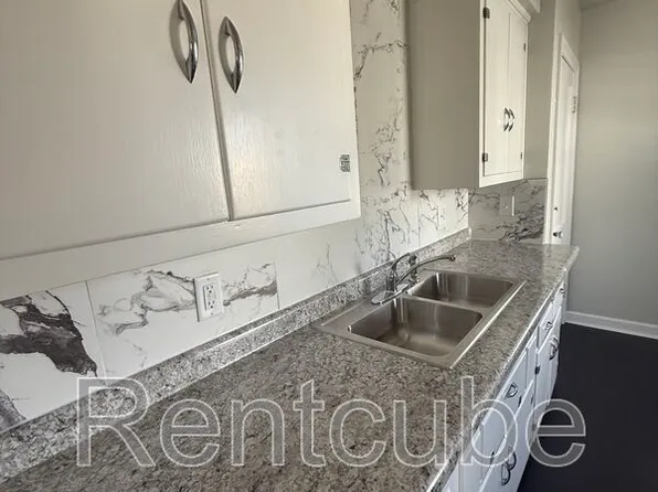 3025 Windsor Ave, Dubuque, IA 52001