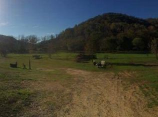 1621 Desert Dr, New Albin, IA 52160