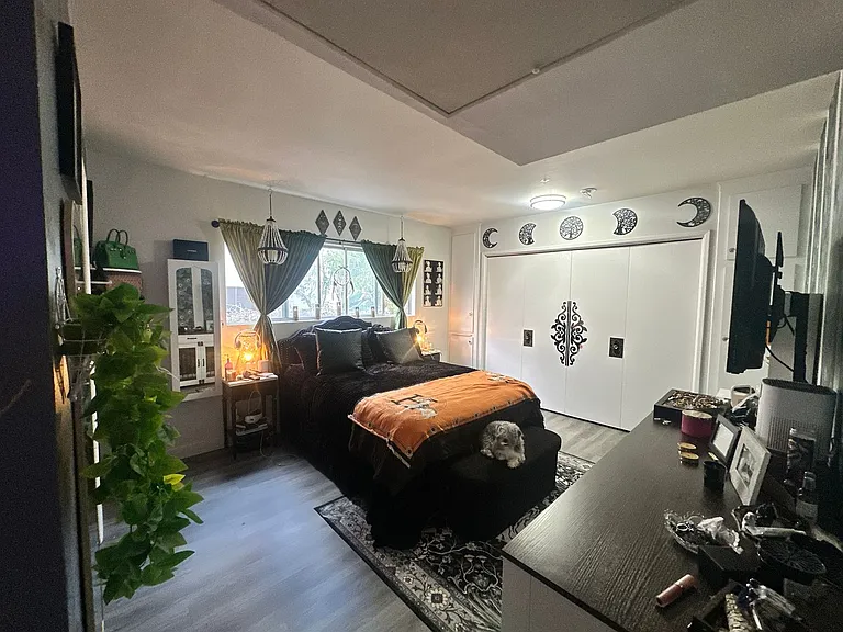 Peerless Apartments — Photo 2