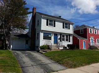 51 Woodlawn Rd, New London, CT 06320