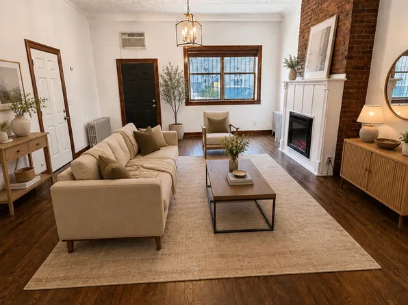 526 Graham Avenue image 1 of 8