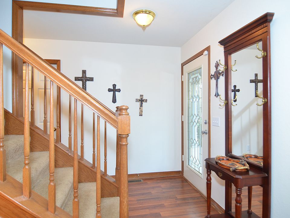 Lovely home with new laminate floors
