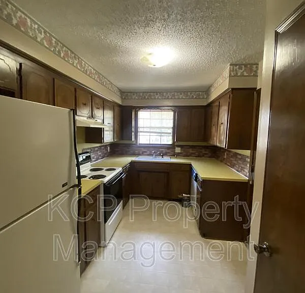 4914 S South Cir #U — Photo 7
