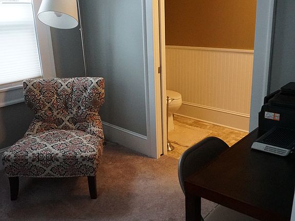 entry into 1/2 bath