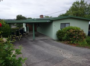 4562 S Barton St, Seattle, WA 98118