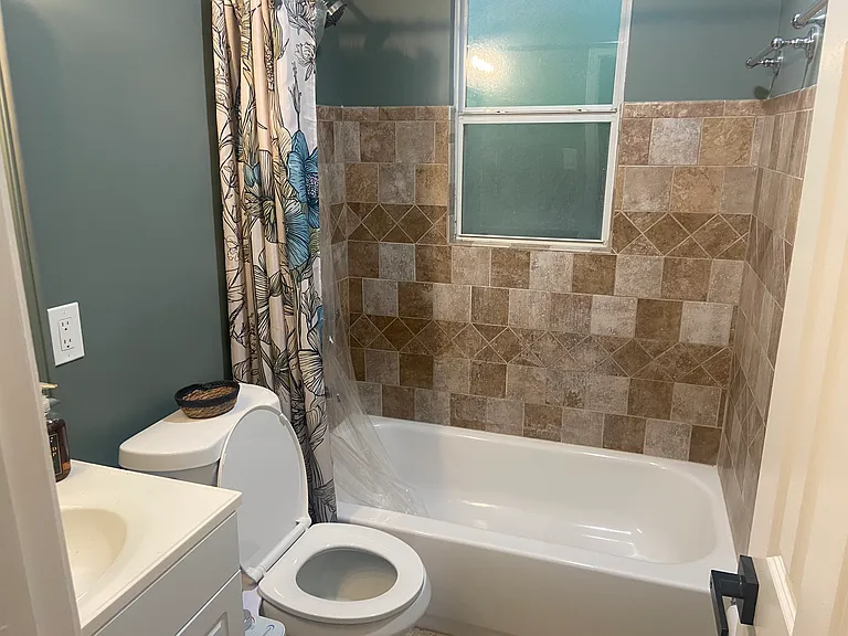910 Perry Dr — Photo 17