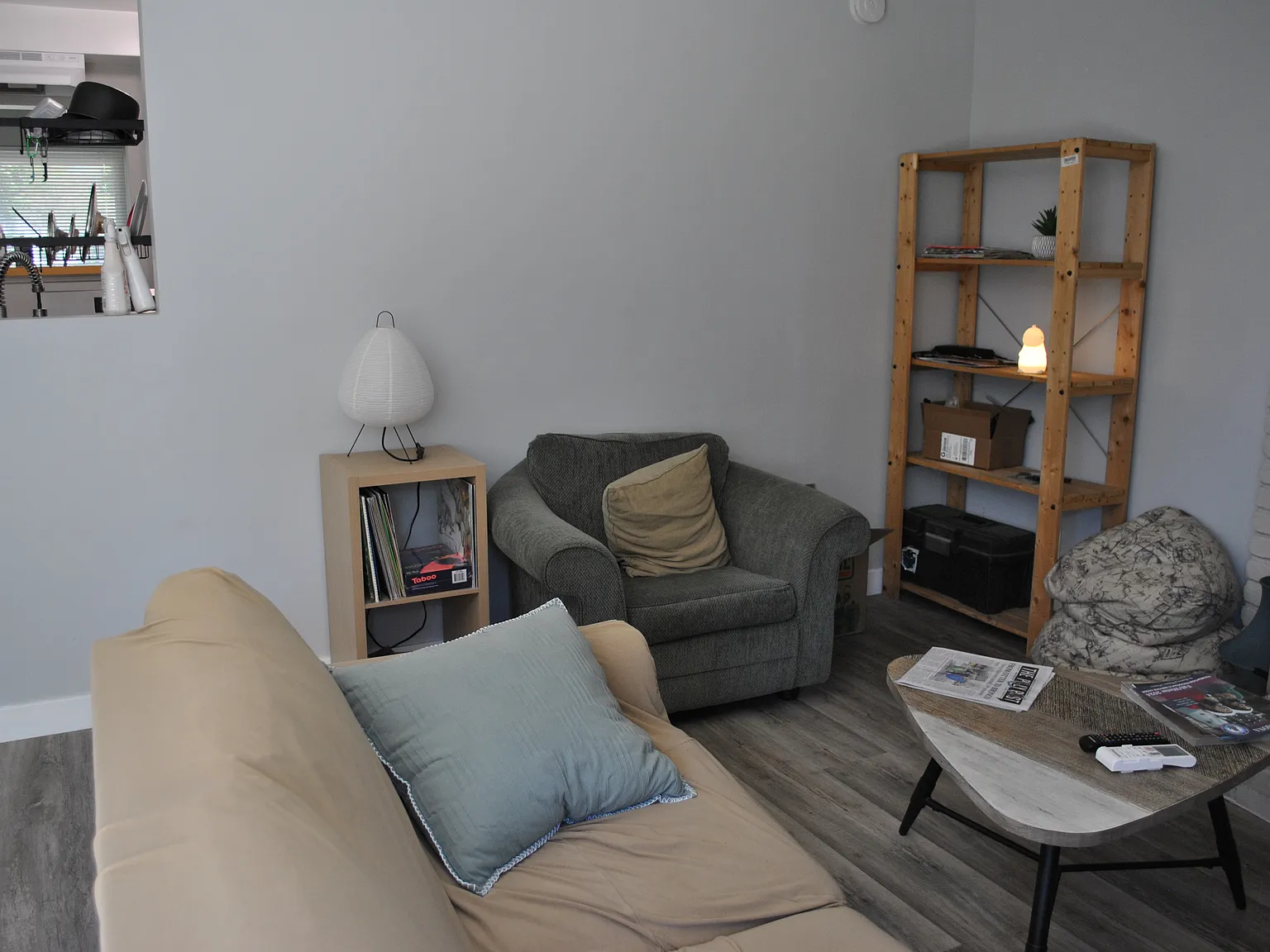 6 bed, 1353 sqft, $1,100 — Photo 2