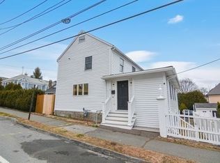 1 Pine St, Manchester, MA 01944