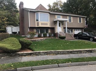 11 Stonecrest Dr, Saugus, MA 01906