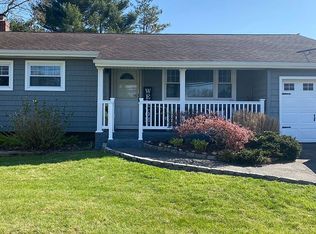 108 New Hwy, Commack, NY 11725