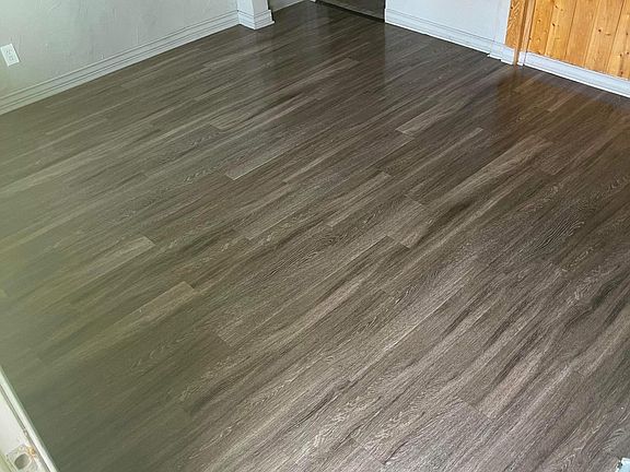 4th image of 4720 SE 25th St