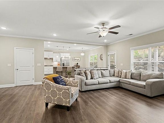 5th image of 540 Glen Abbey Cir