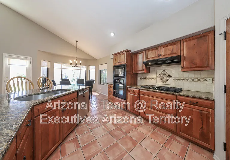 831 S Rincon Rising Rd — Photo 9