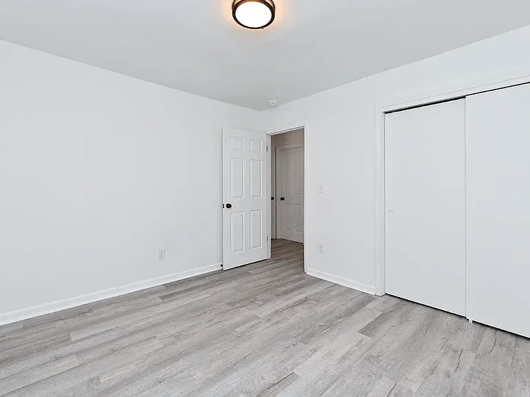 405 Old Buncombe Rd #32 — Photo 9