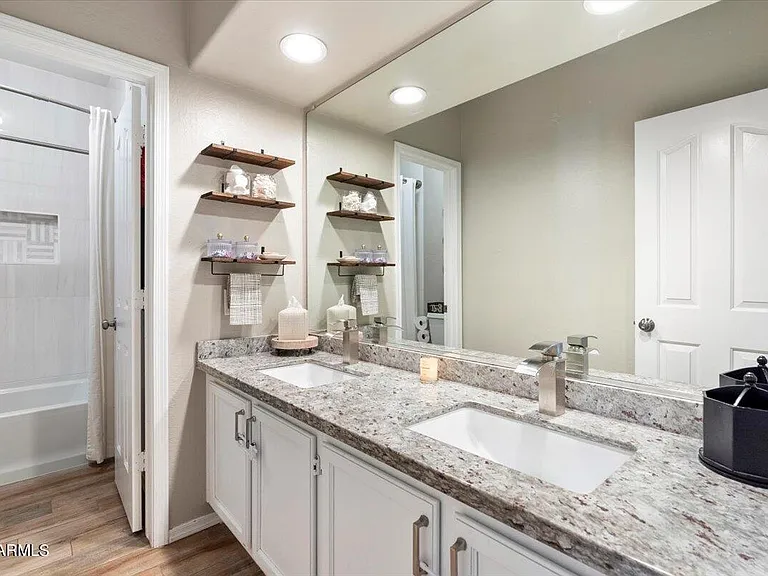 5559 W Aster Dr — Photo 16