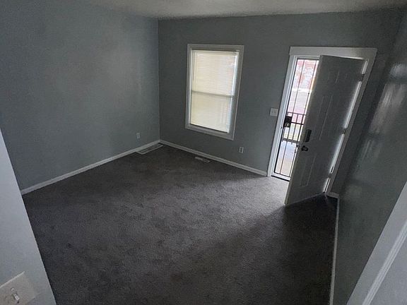 3rd image of 8208 Vineyard Ave #1
