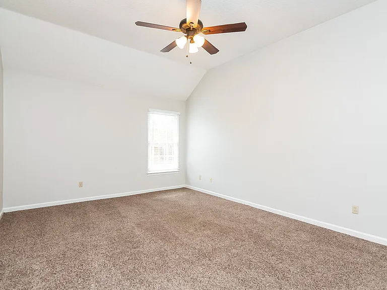 8679 Old Post Rd — Photo 8