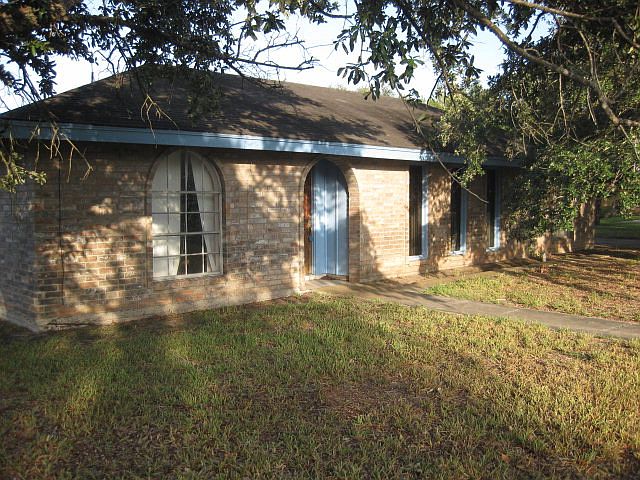 1st image of 1902 W Live Oak Dr